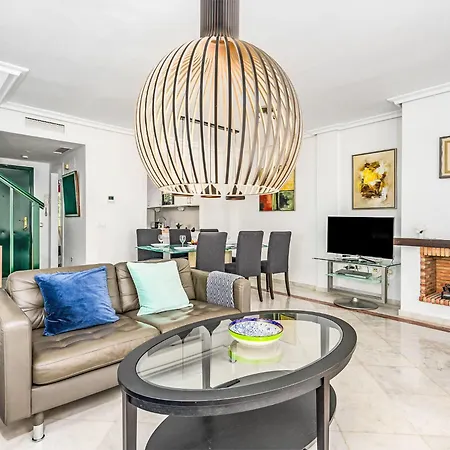 度假居 Lomas De Cabopino By Interhome